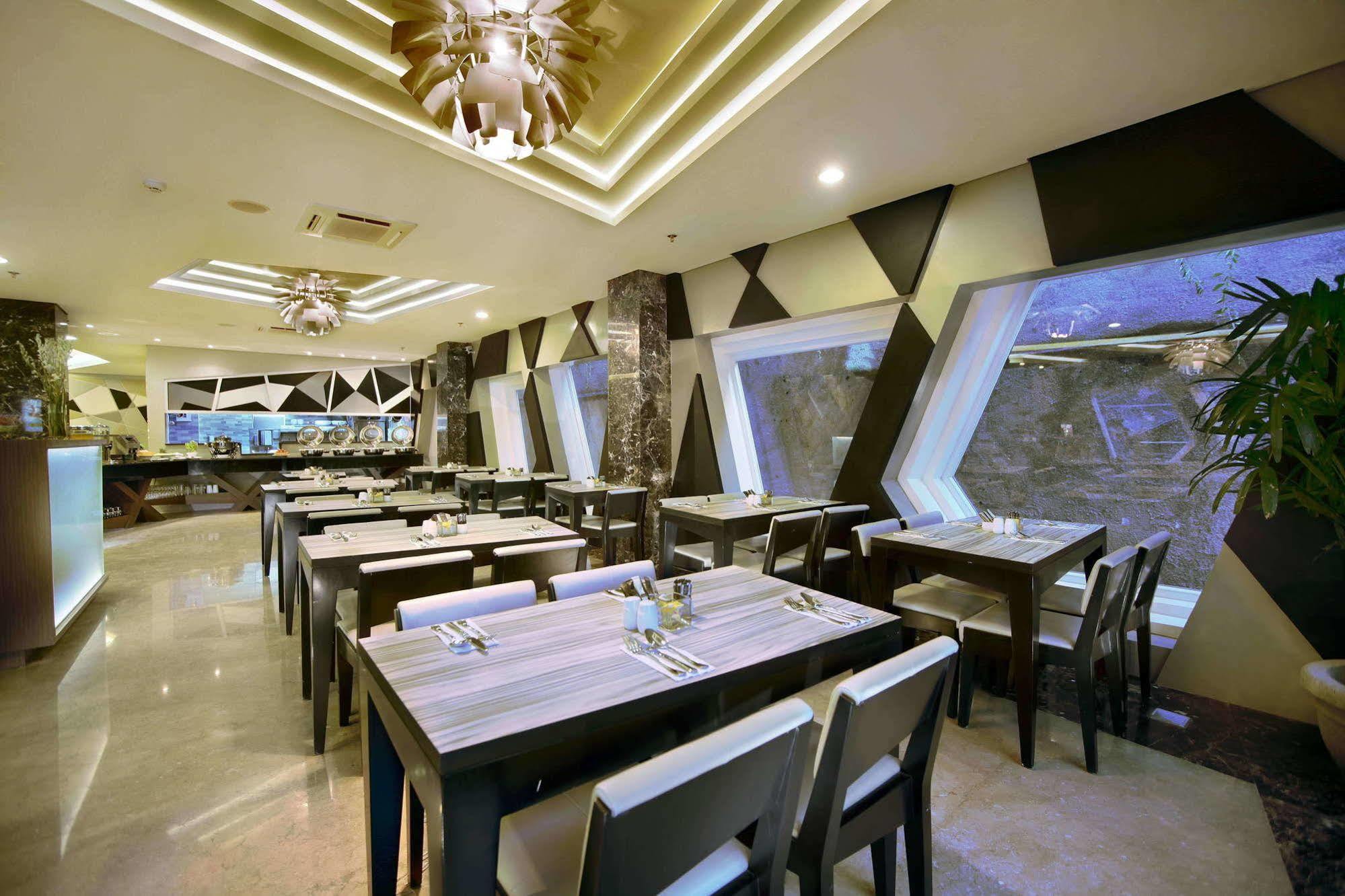 Hotel Neo - Kuta, Jelantik Legian  Ngoại thất bức ảnh